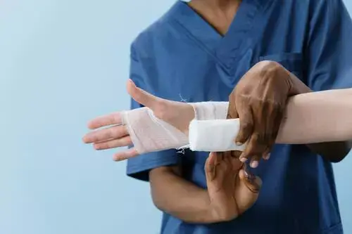 role of honey in wound dressing in diabetic foot ulcer